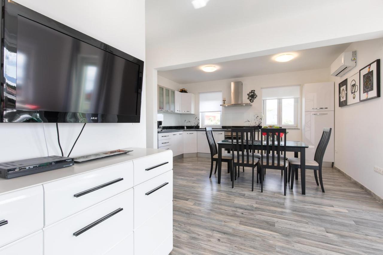 Apartmani Alma Punat Bagian luar foto